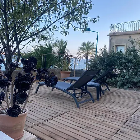 Apartment Splendide Miramar Vue Avec Terrasse Bandol