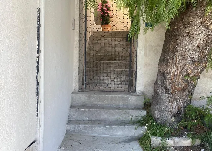 Splendide Miramar Vue Avec Terrasse Бандоль