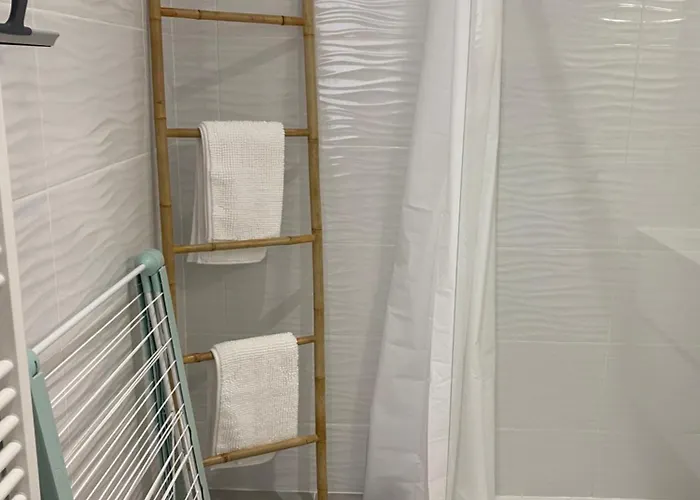 Splendide Miramar Vue Avec Terrasse Бандоль